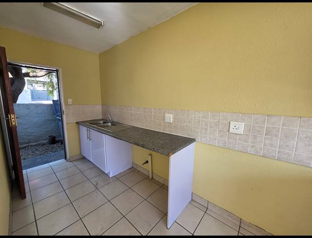 3 BEDROOM TOWNHOUSE FOR SALE IN KOSMOSDAL